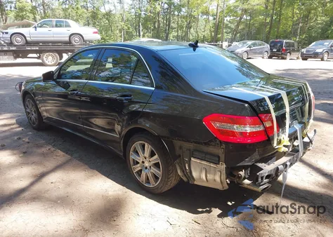 2012 Mercedes-Benz E 350 4Matic z USA, uszkodzony, nr VIN WDDHF8JB3CA654947